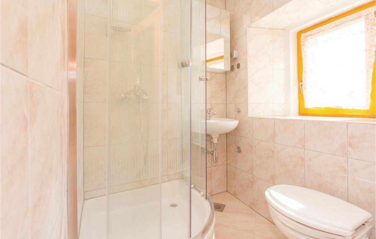 1 Bedroom Beautiful Apartment In Omišalj Екстериор снимка